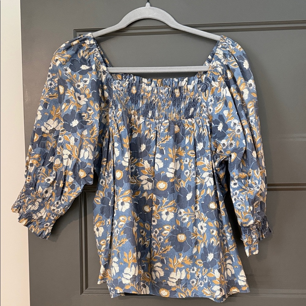 Marea, Chic Floral Blue Blouse